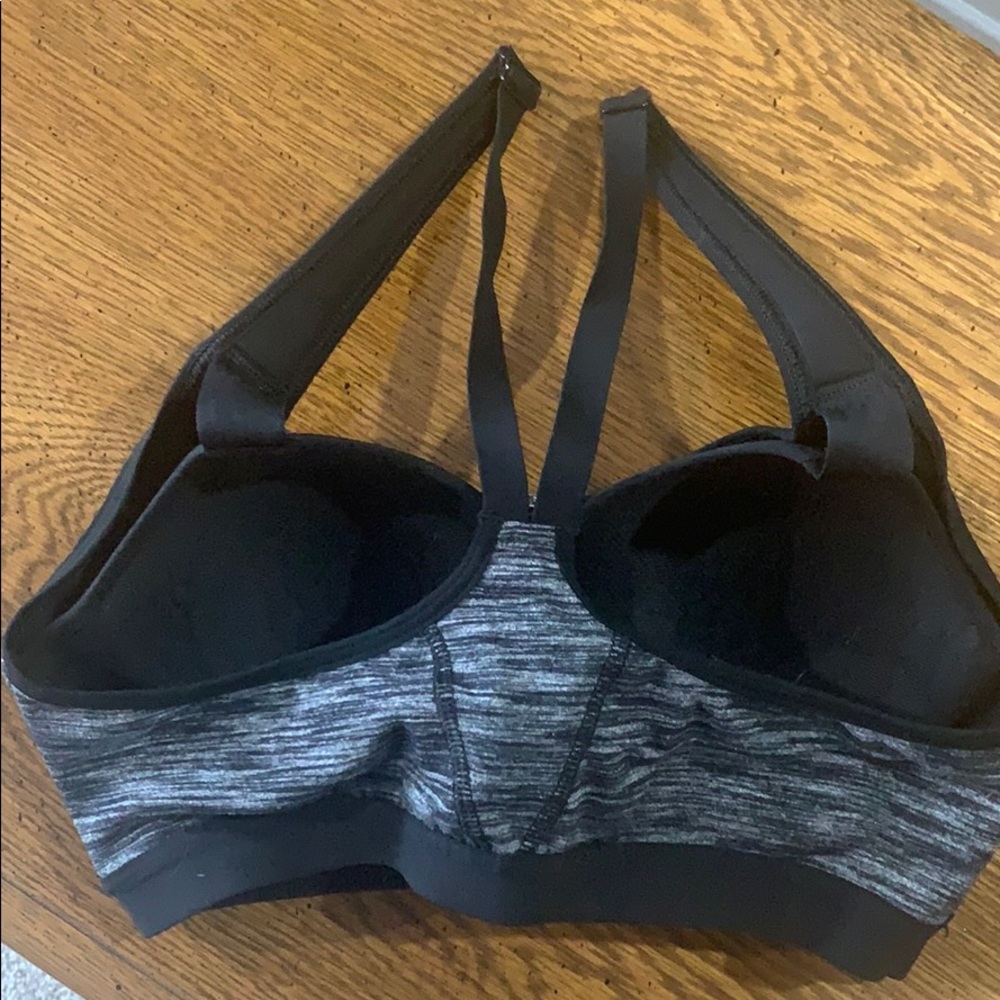 Victoria’s Secret sports bra - Picture 2 of 4